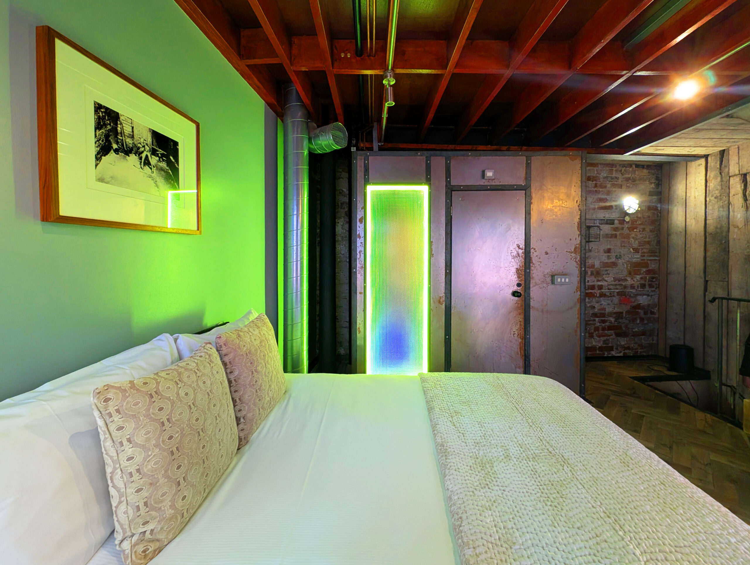 b13-bedroom4_54409877664_o