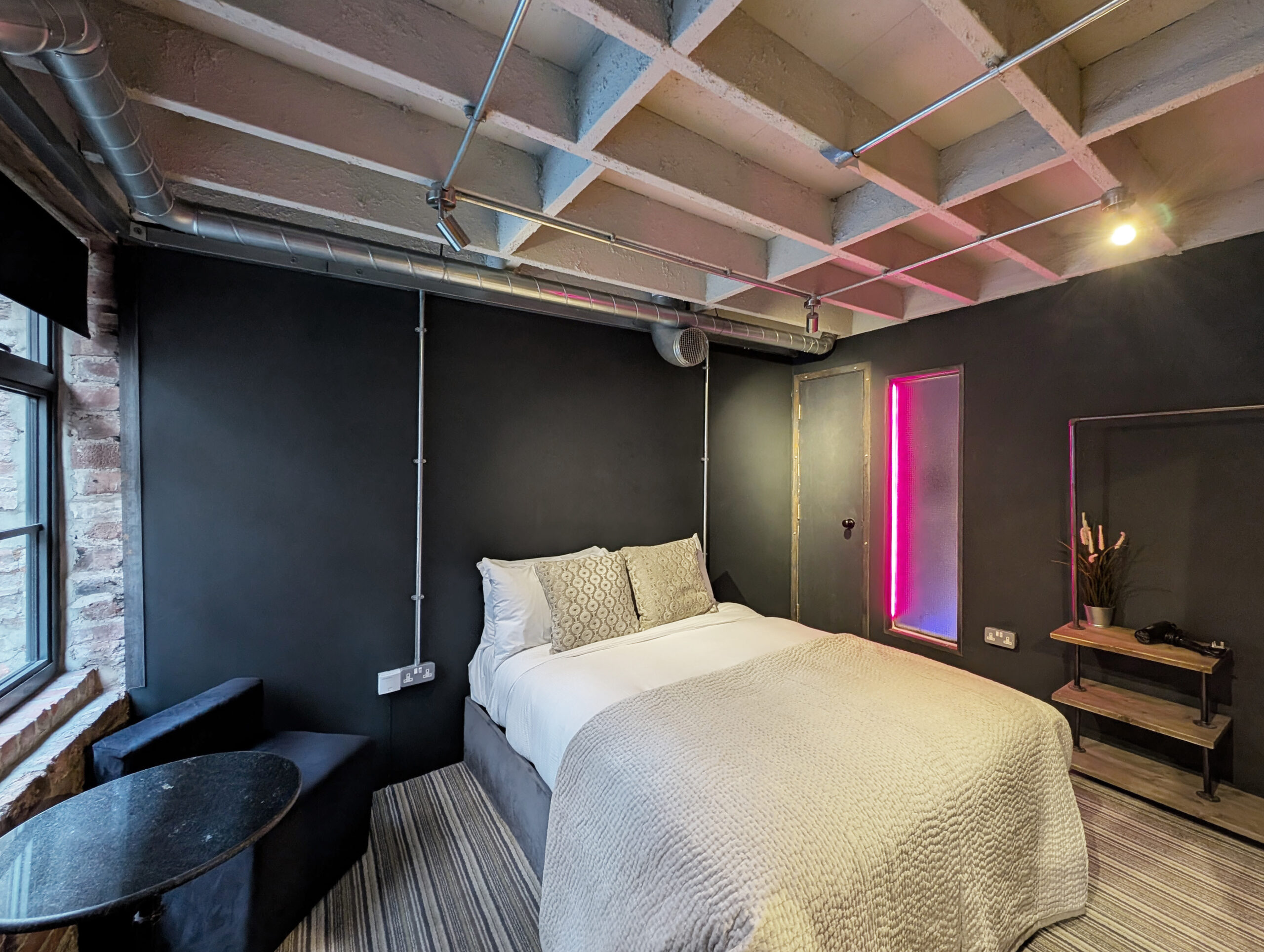 b9-bedroom1_54409931388_o
