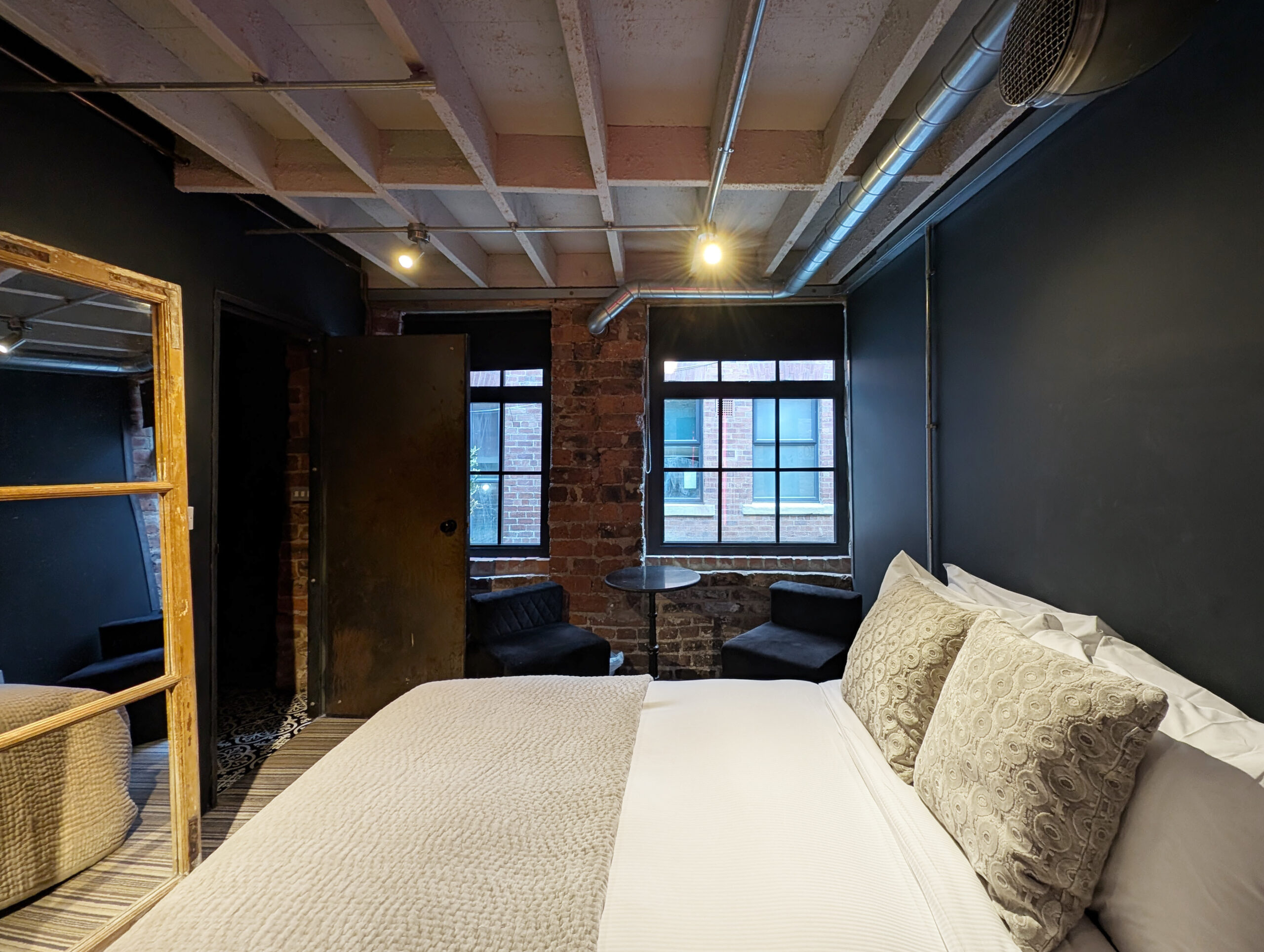 b9-bedroom3_54409931318_o