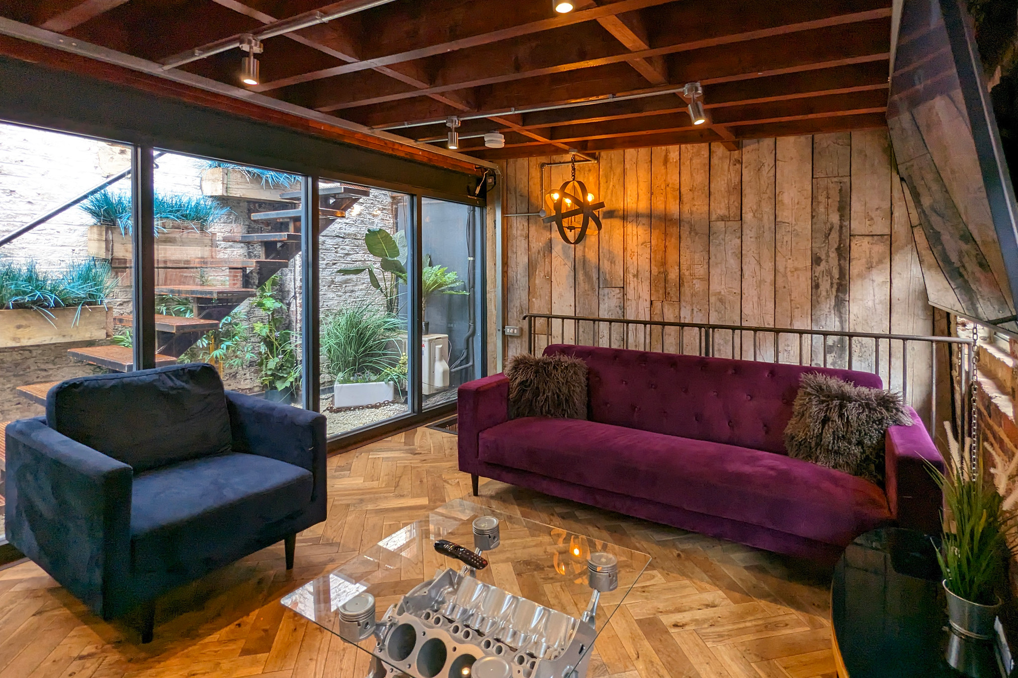 b9-livingroom7_54409867379_o