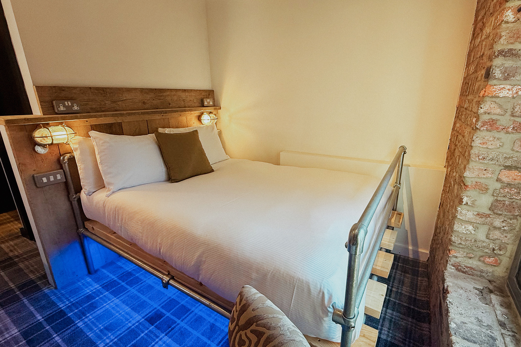 Room 21 BH Images Landscape 10