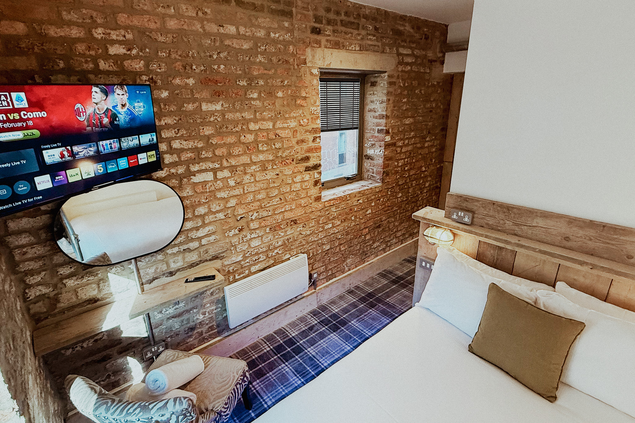 Room 21 BH Images Landscape 12